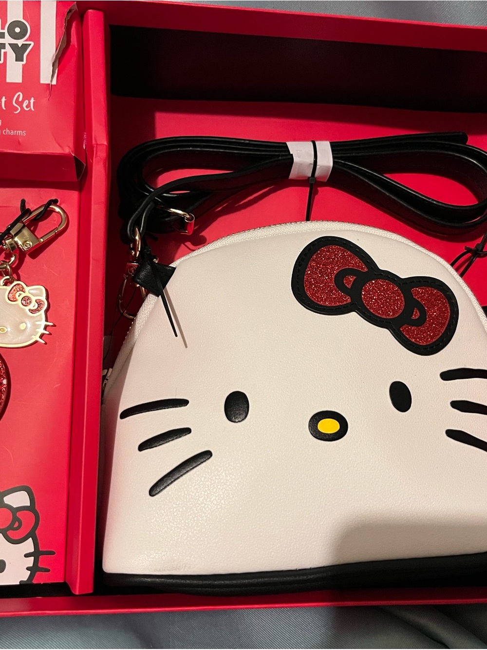 Hello Kitty Red, White and Gold Charm Gift Set